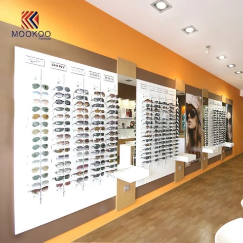 Scairbh Sunglasses Taispeántais Wall Optúil Siopa Nua-Deartha