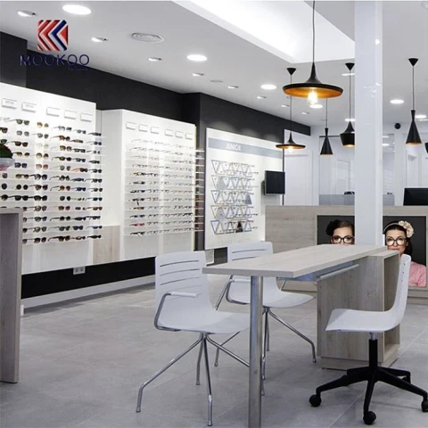 Stóráil Gloiní Dubha agus Bán le Taispeántas Balla Eyewear Wall