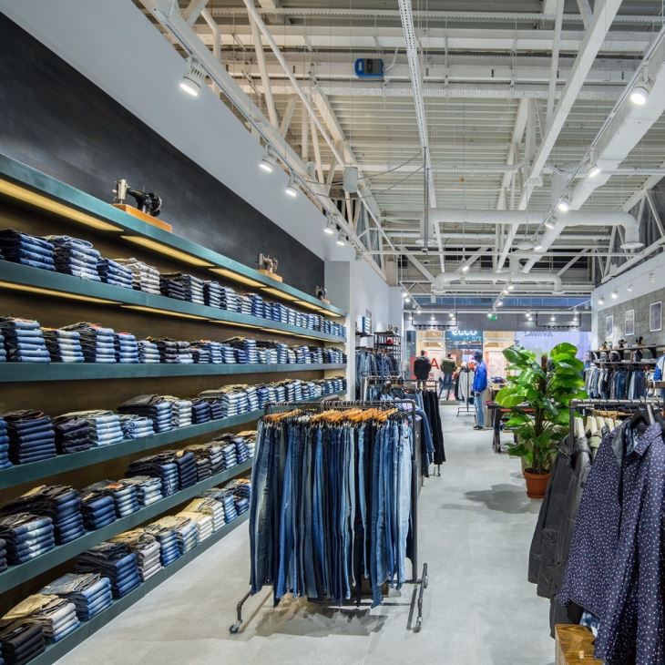 Modren Garment Shop Interior Design